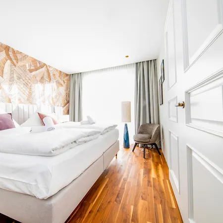 Arielle Fabius Apartment *